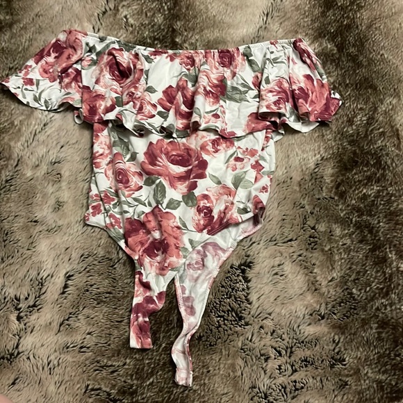 Off the Shoulder Bodysuit - Picture 1 of 2